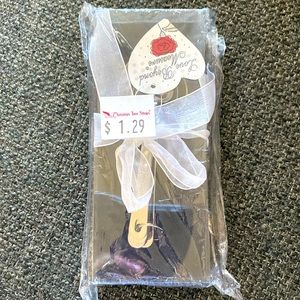 ❤️NIB MEASURING SPOON SET-Set of 4 heart shaped measuring spoons still in box